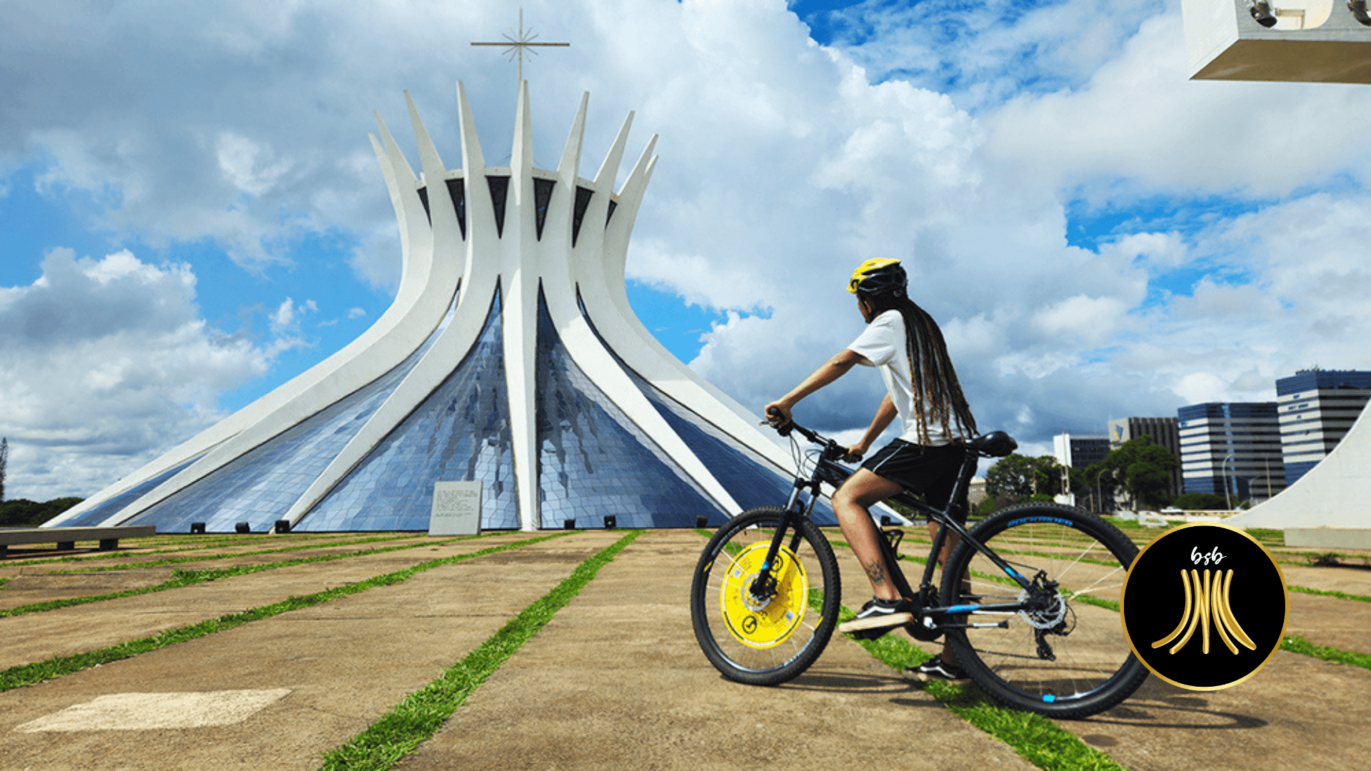 Tour de bike pela capital: rotas seguras e cenários incríveis