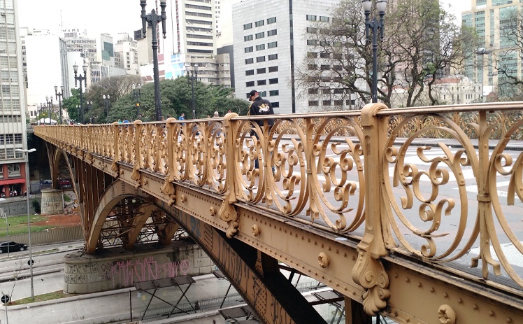 Viaduto Santa Ifigênia - 1,9km do hotel